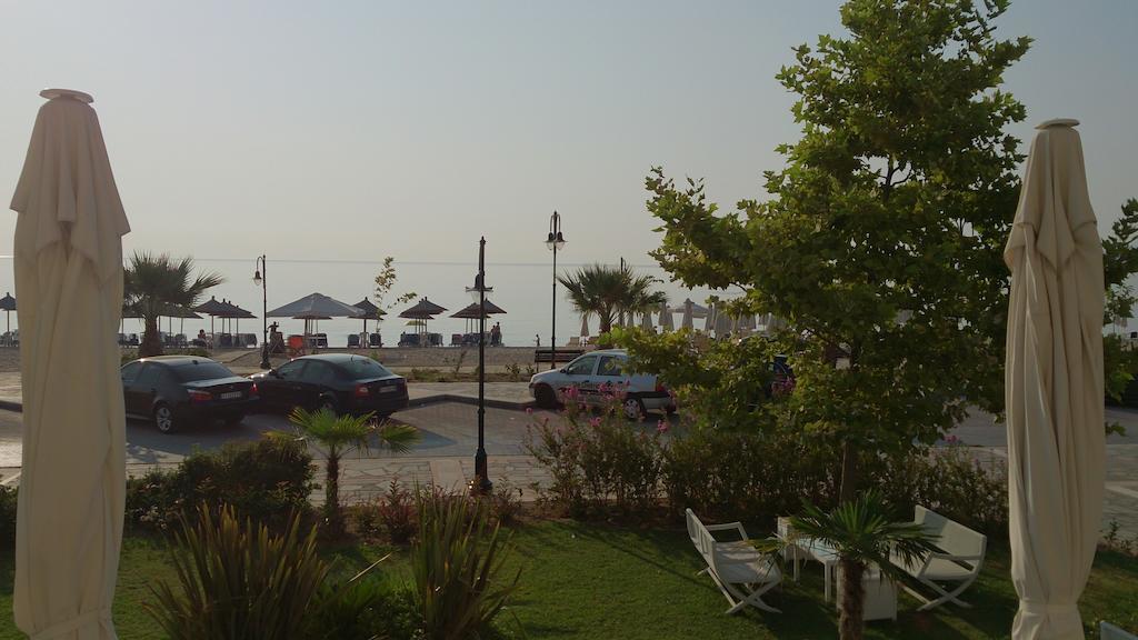 Villa Un Bel Posto Sea View เนอาวรัสนา ภายนอก รูปภาพ