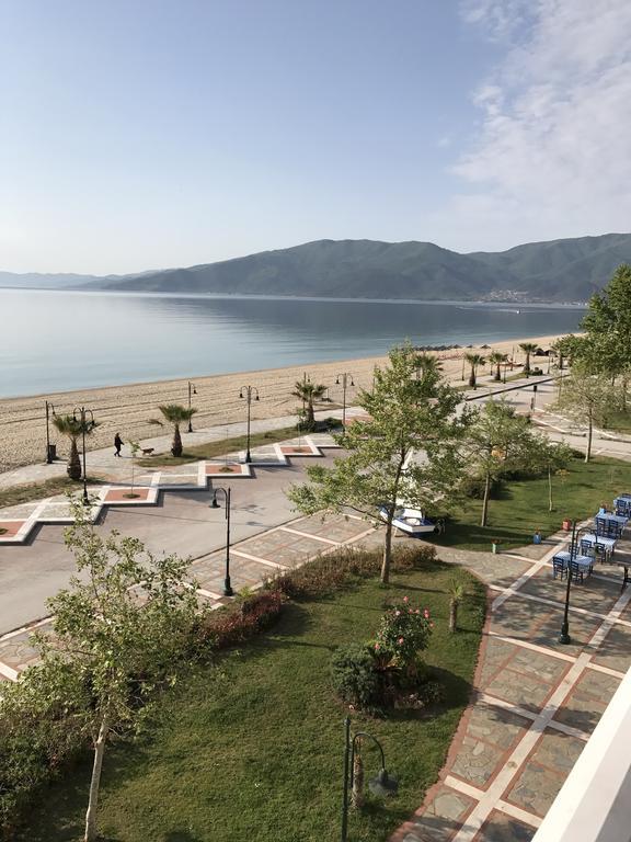 Villa Un Bel Posto Sea View เนอาวรัสนา ภายนอก รูปภาพ