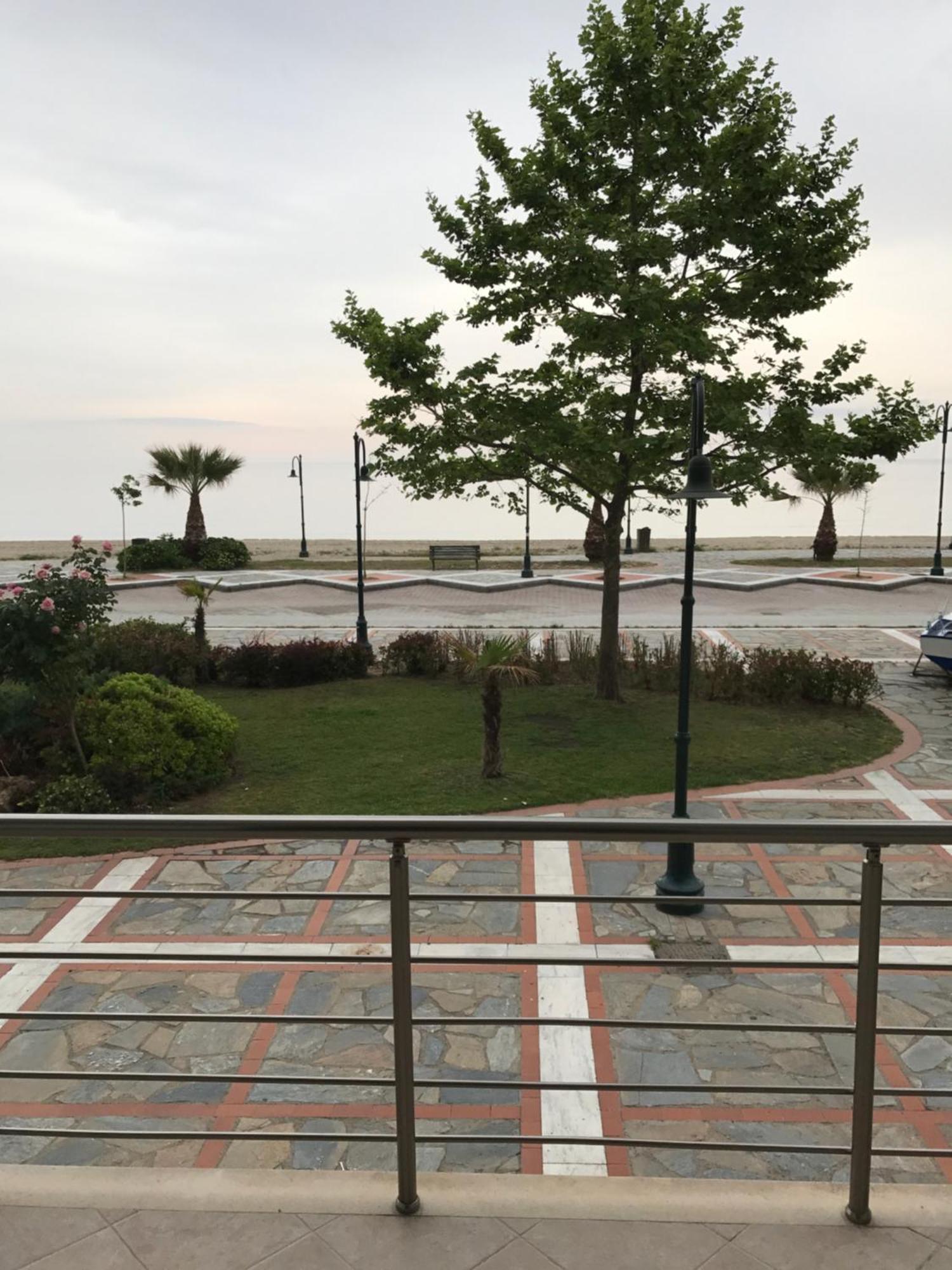 Villa Un Bel Posto Sea View เนอาวรัสนา ภายนอก รูปภาพ