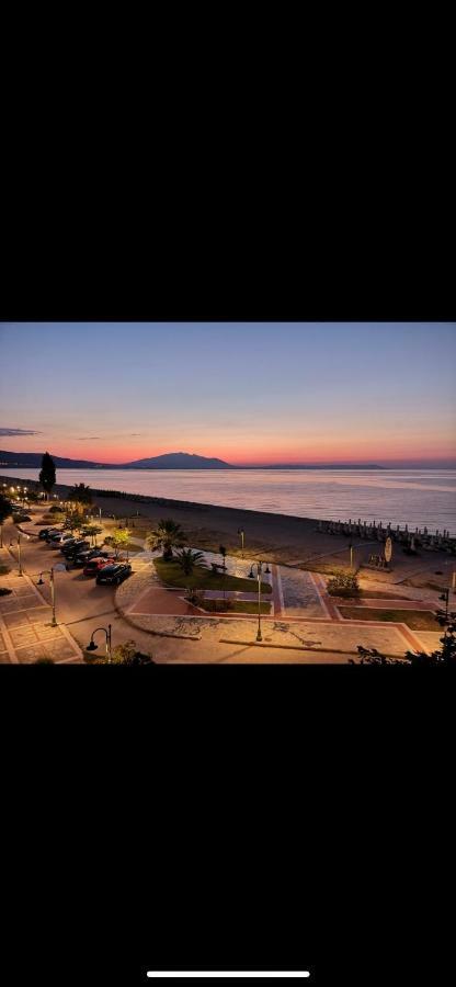 Villa Un Bel Posto Sea View เนอาวรัสนา ภายนอก รูปภาพ
